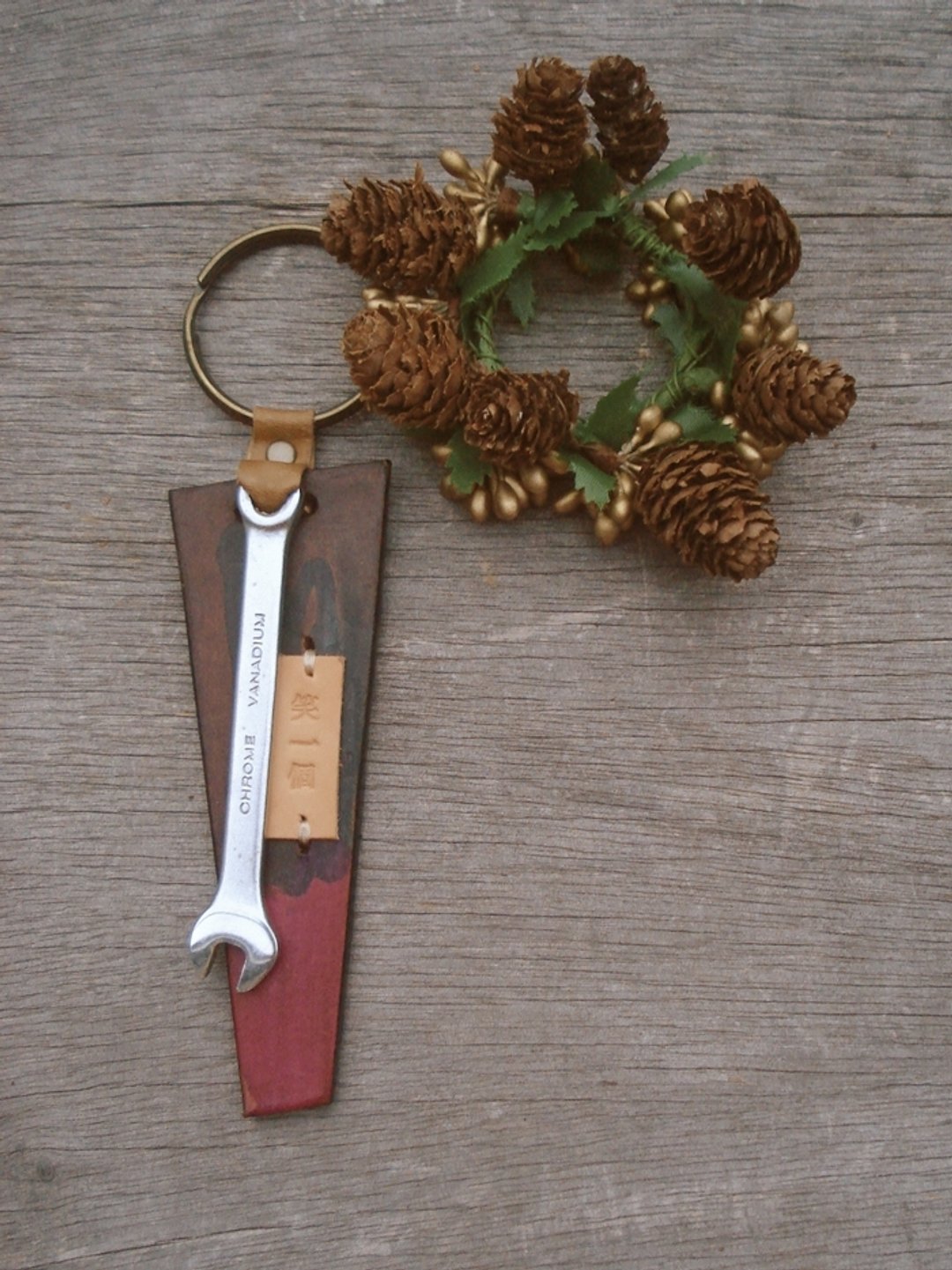 柔软给力扳手钥匙圈 - 笑一个 - 钥匙链/钥匙包 - 真皮 粉红色