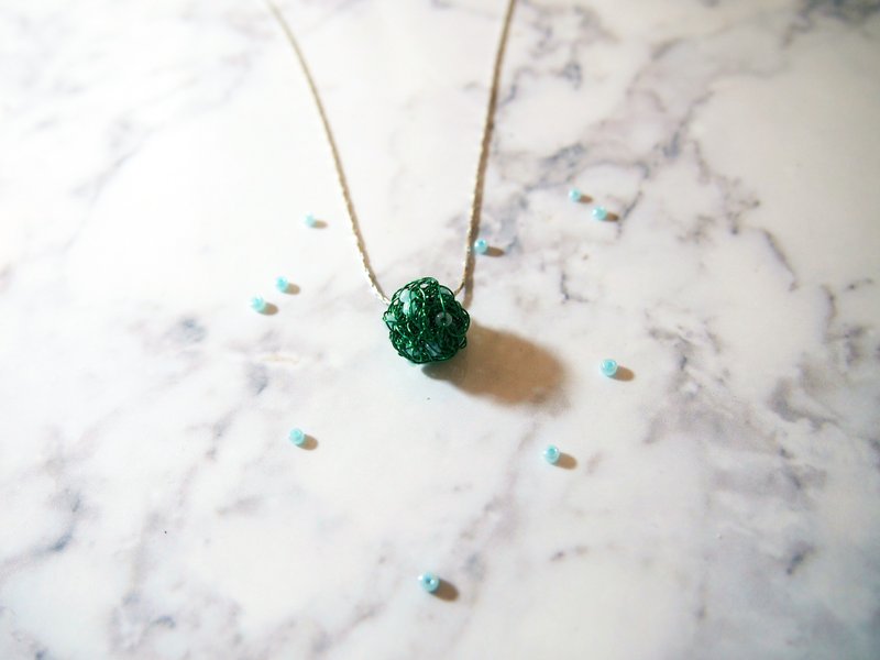 法式订制手作编织金牛座绿色铜线球幸运生日吊咀连金属项链 (圆妙系列) - 项链 - 其他材质 绿色