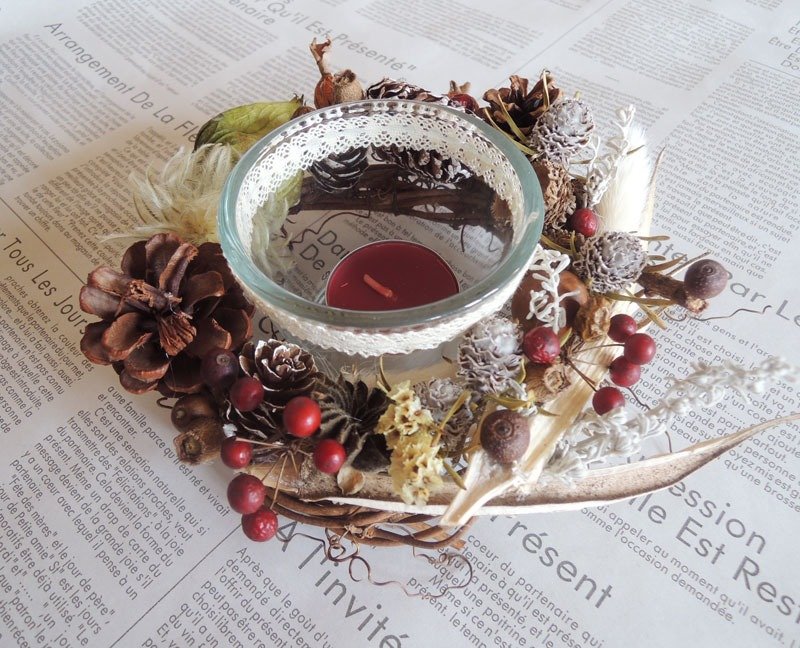 微甜·圈 手作-冬季限定 咬一口甜甜圈 自然风 花圈 干燥花圈 桌上烛台花圈 可挂墙上花圈 - 蜡烛/烛台 - 植物．花 咖啡色