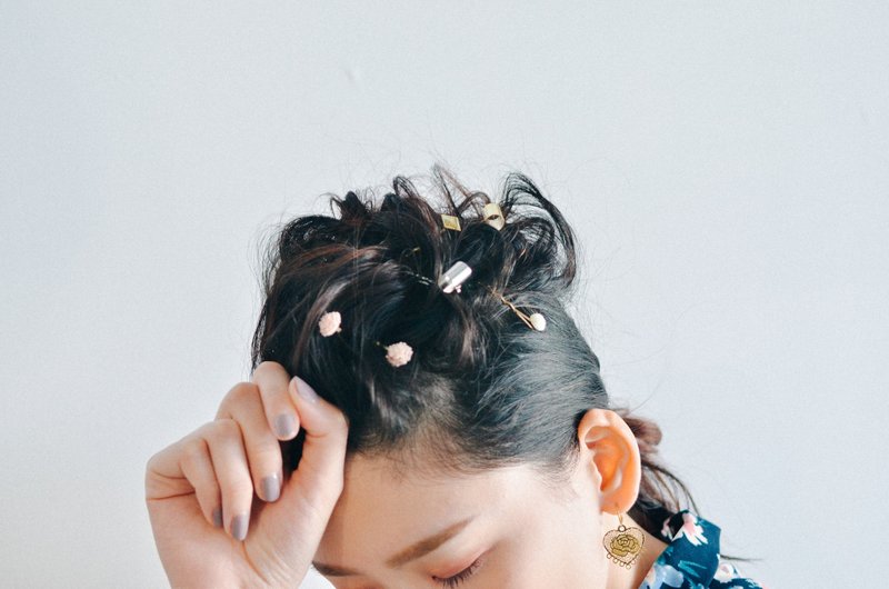 Marygo［花朵、满天星饼干］金色发夹 - 发饰 - 其他金属 黄色