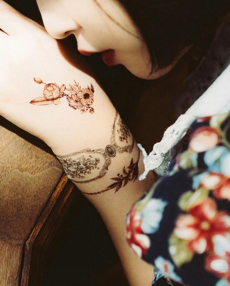 勃根地花園 手鍊-2入紋身貼紙 原創手繪設計 - 纹身贴 - 纸 咖啡色