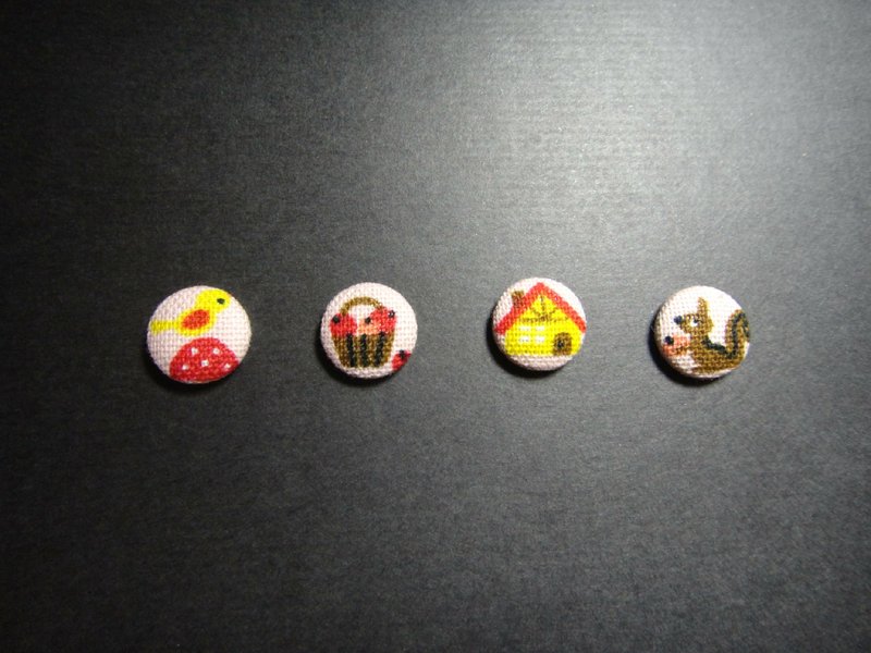 (C) 红帽女狼_布制钮扣耳环【随机出货】C22BT/UY36 - 耳环/耳夹 - 棉．麻 粉红色