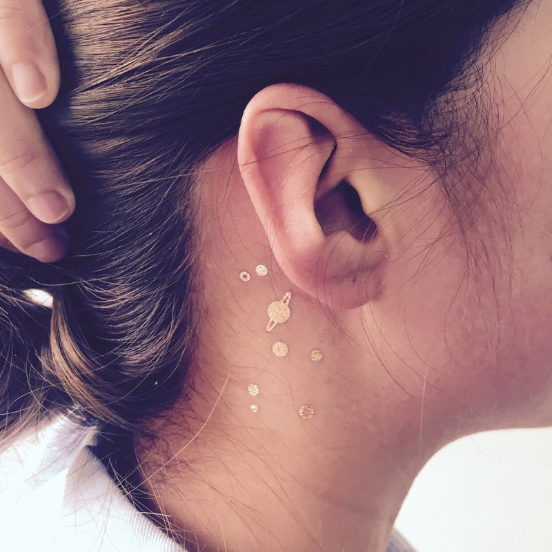 Not Real Tattoo 金色 纹身贴 - UNIVERSO "他们都是圆圆的" 星球系列 / 金属 纹身贴纸 - 纹身贴 - 其他材质 金色