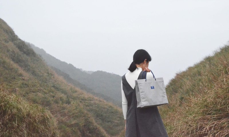 现货 像纸袋的帆布袋 _ 浅灰  (M) - 手提包/手提袋 - 其他材质 灰色