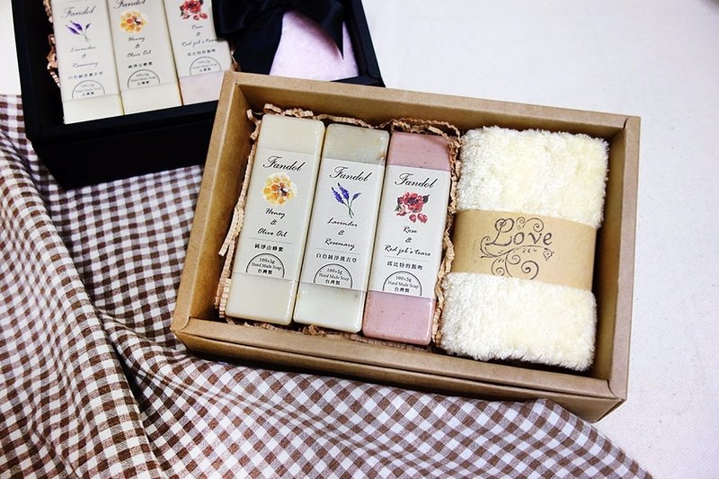 细柔棉沐浴三入礼盒 - 沐浴用品 - 植物．花 