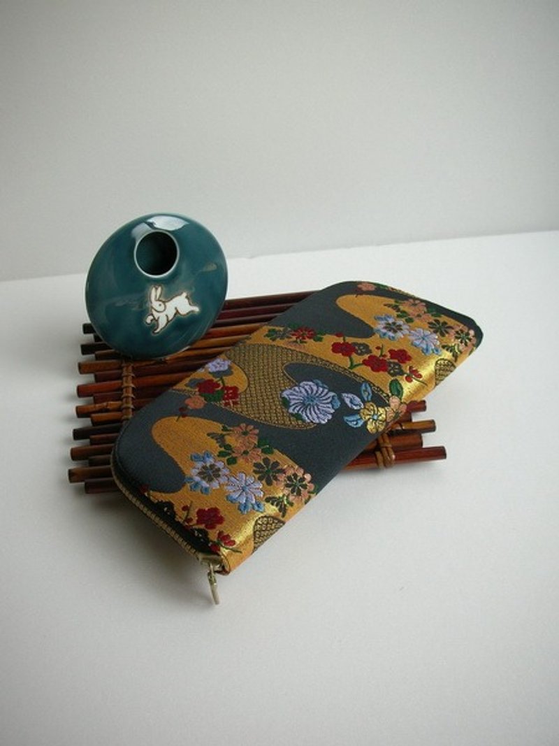 京西阵金襴锦织"波纹花飘落"-长夹/皮夹/零钱包/礼物-最后一只 - 皮夹/钱包 - 丝．绢 黑色