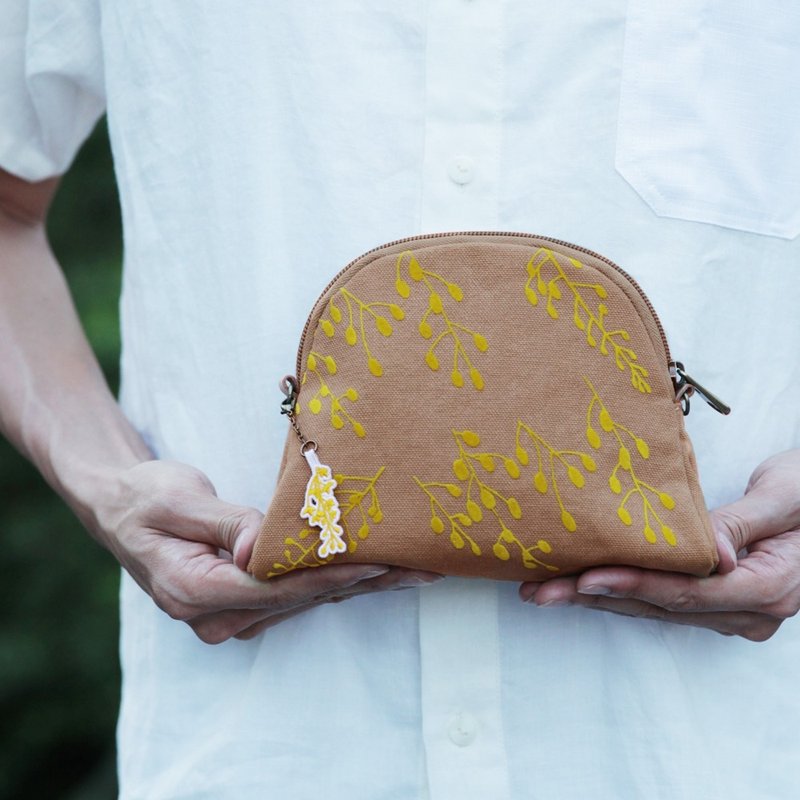 蘑菇Mogu水洗帆布/ 收纳包 / 化妆袋 / 阿勃勒 - 化妆包/杂物包 - 棉．麻 咖啡色