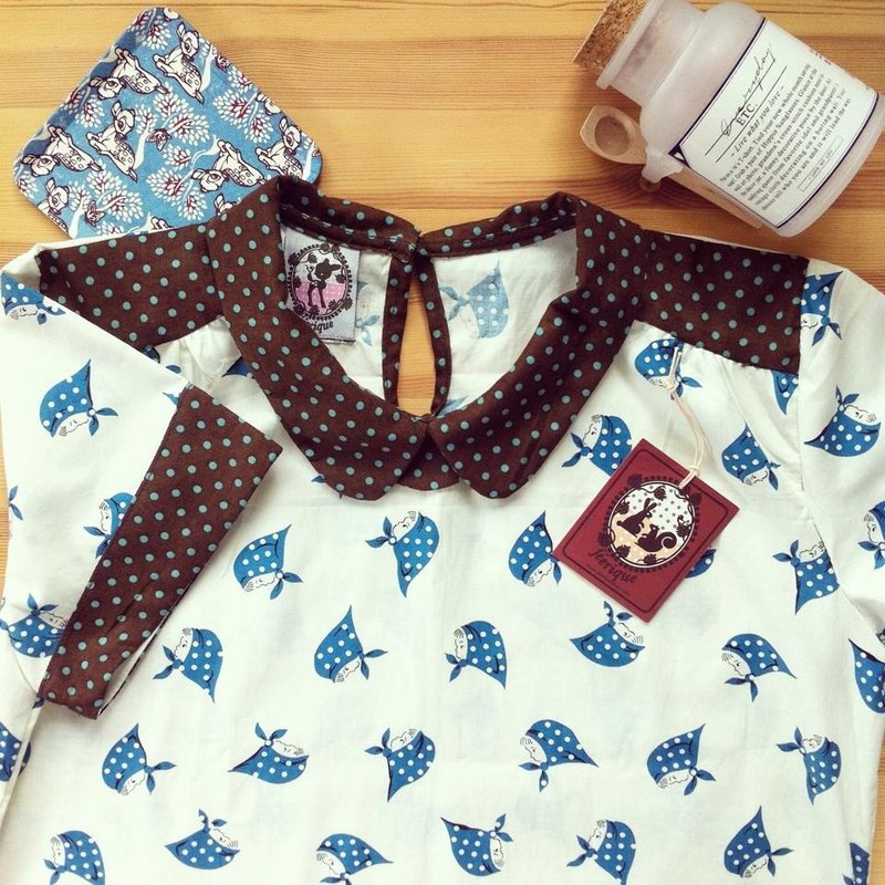 Short sleeve shirt handmade baby hats. Cotton from Japan Feerique Little Blue Riding Hood handmade with Japanese fabric blouse. - 女装衬衫 - 棉．麻 蓝色