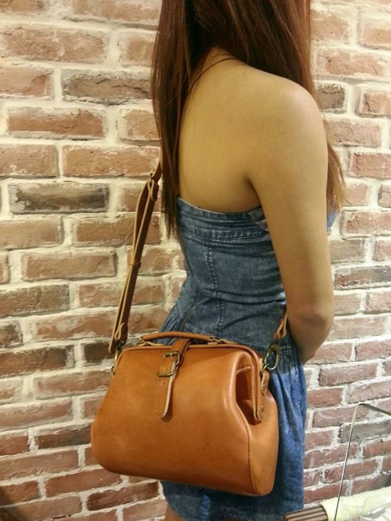 饺子型医生包 - 手提包/手提袋 - 真皮 咖啡色