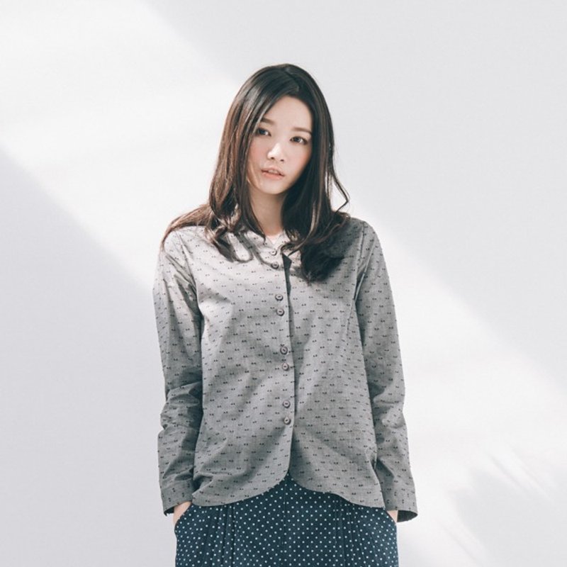 许许儿♪俐落V领立体质感衬衫_限量铁灰 - 女装衬衫 - 其他材质 灰色