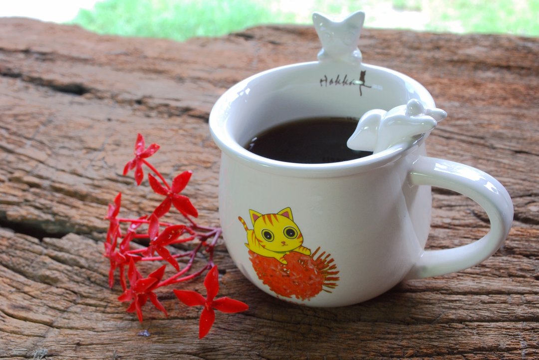 Hakka仙丹花猫白瓷杯 - 茶具/茶杯 - 其他材质 红色