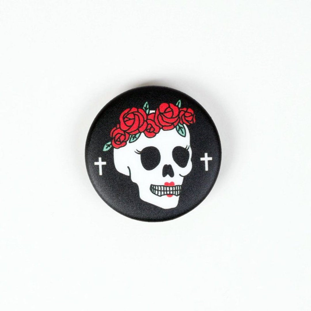 Surprise Badge / 花圈 骷髅头 别针 胸章（中） - 胸针 - 其他金属 黑色