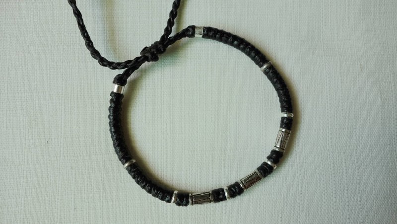 ~米+熊~ 长管 民俗风手链   925纯银 蚕丝蜡线 编织手链 细手链 - 手链/手环 - 纸 黑色