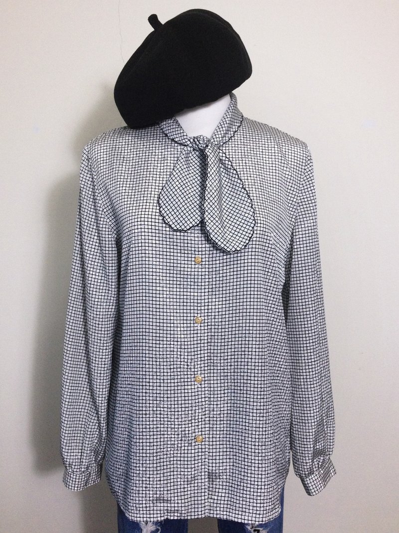 乒乓古着 [ 古着衬衫/ 黑白格纹领结花朵织纹古着衬衫 ] 国外带回 春装 复古 VINTAGE - 女装衬衫 - 其他材质 白色