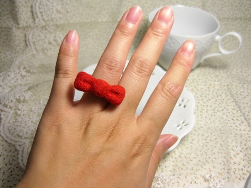 羊毛毡 啾啾戒指 - 纯粹红 - 戒指 - 羊毛 红色