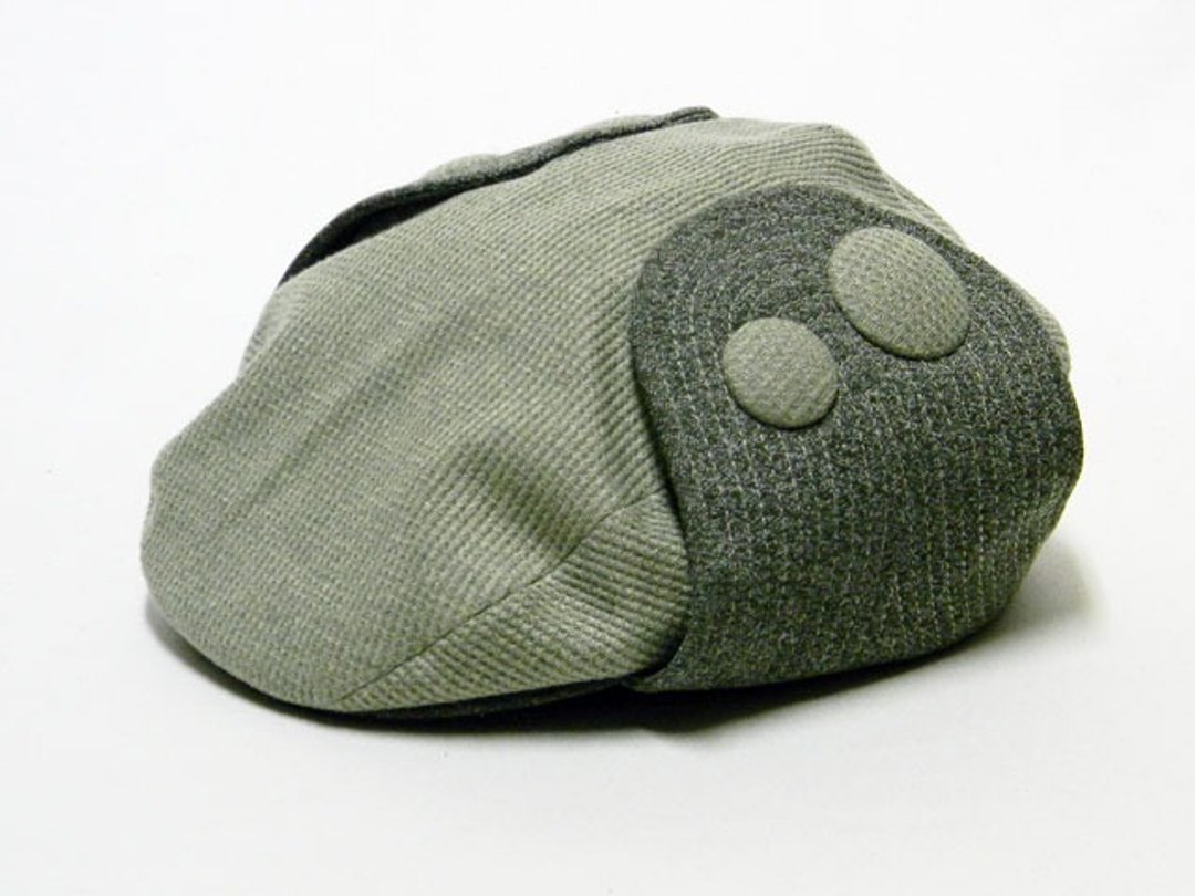 Button hunting over Green (PL0962-Green) - 帽子 - 棉．麻 绿色