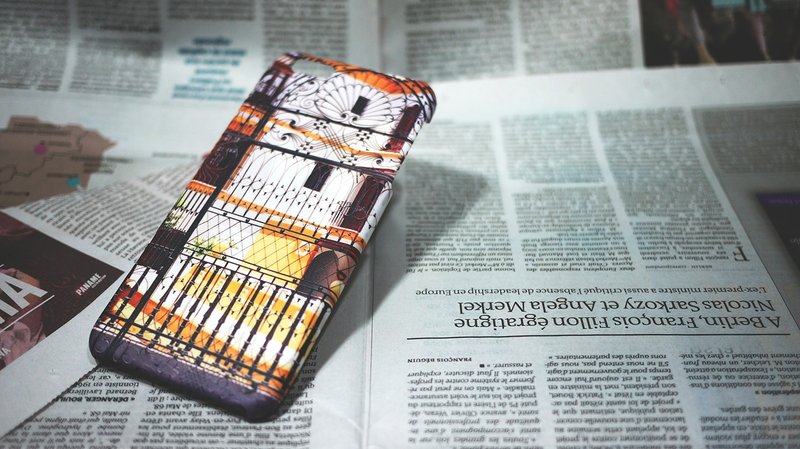 【好好去旅行】手机壳◆◇◆相遇 斗牛场◆◇◆ for Iphone 5/5S/SE, 6/6S, 6+/6S +, 7/7+, 8/8+/ X - 手机壳/手机套 - 塑料 黄色