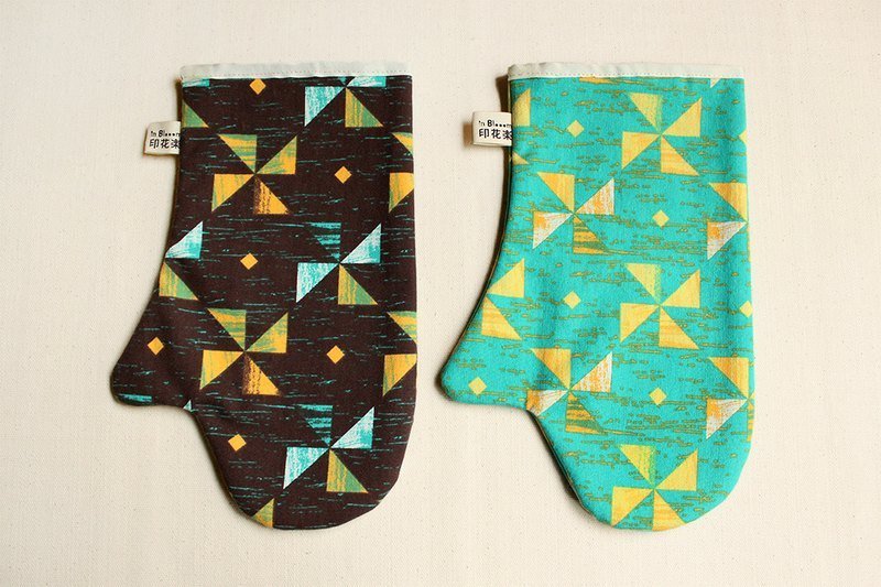 秋冬季节企划“餐桌”系列-拼木纹/隔热手套(双) - 其他 - 其他材质 咖啡色