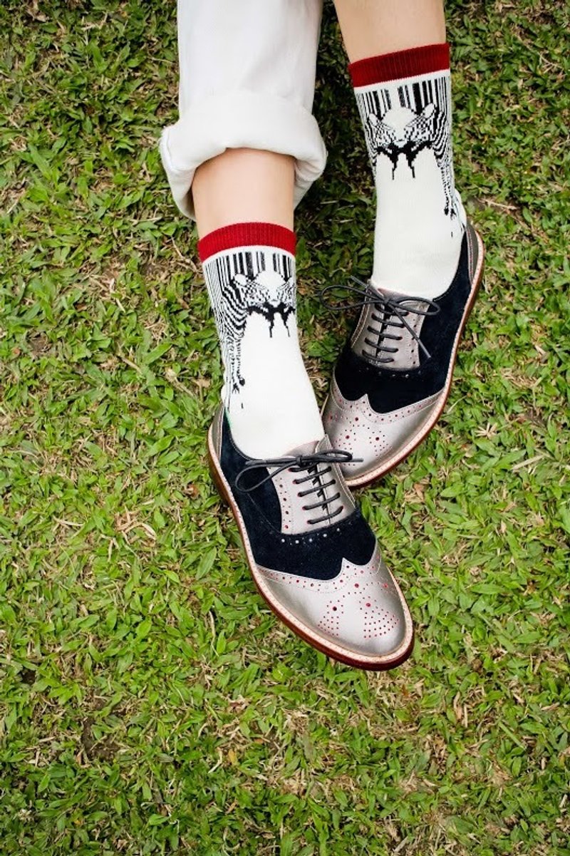 【2色】生活不同调！// 线形涂鸦斑马棉袜子 :::DAWN' make up your feet ::: - 袜子 - 棉．麻 白色