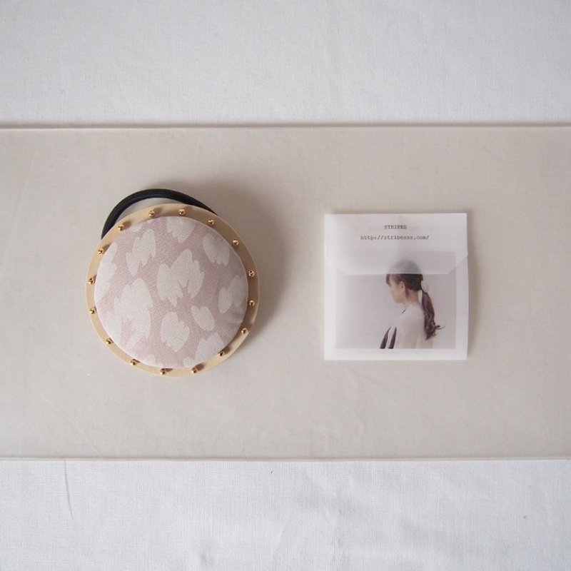 圆形发束 发饰【L size】 ~ 烟薰粉红色（豹纹） - 发饰 - 木头 粉红色