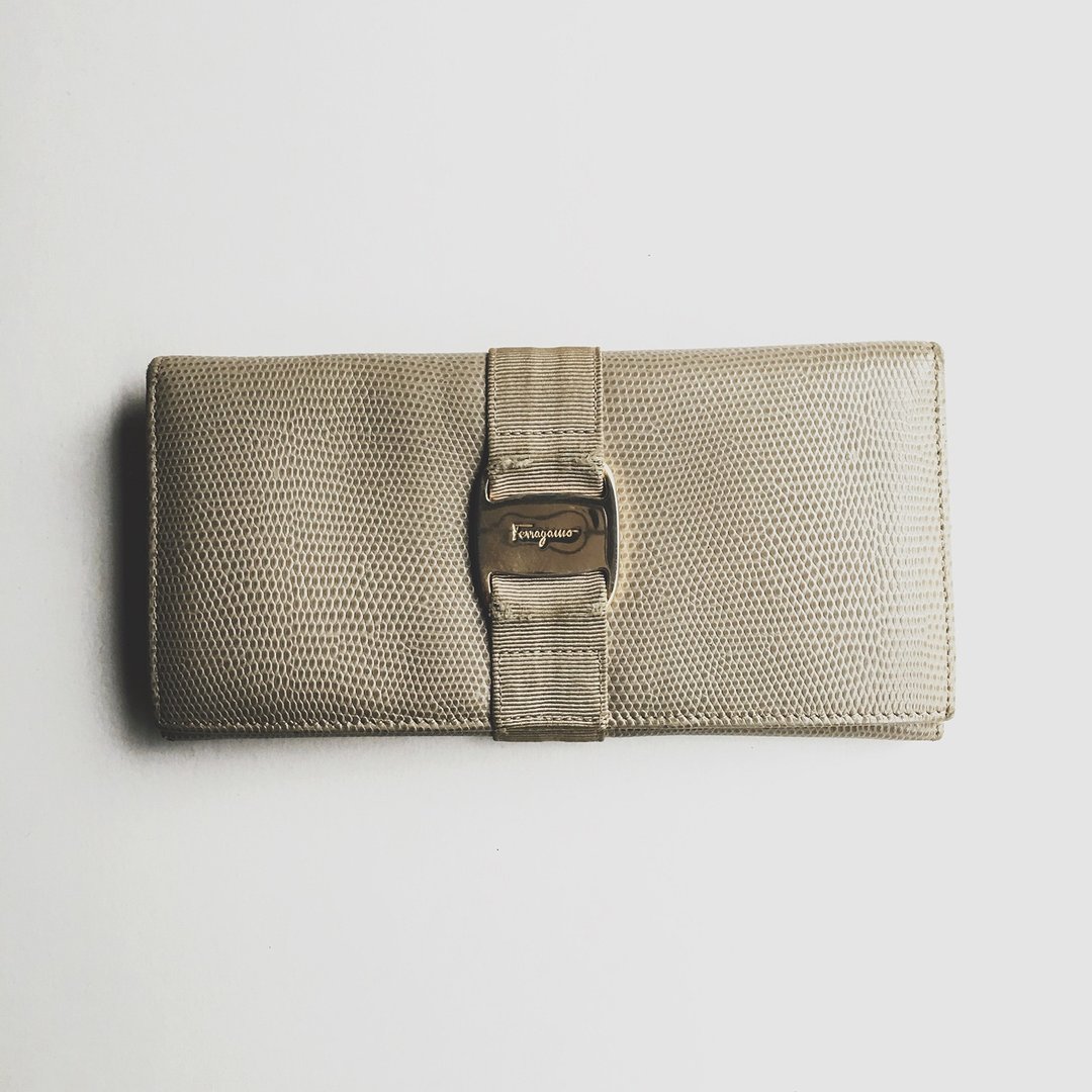 A ROOM MODEL - VINTAGE，BD-0489 Salvatore Ferragamo米色长夹 - 皮夹/钱包 - 真皮 白色
