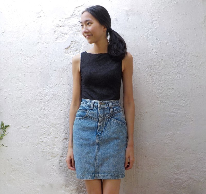 FOAK古着 俐落剪裁黑背心 - 女装背心 - 其他材质 黑色