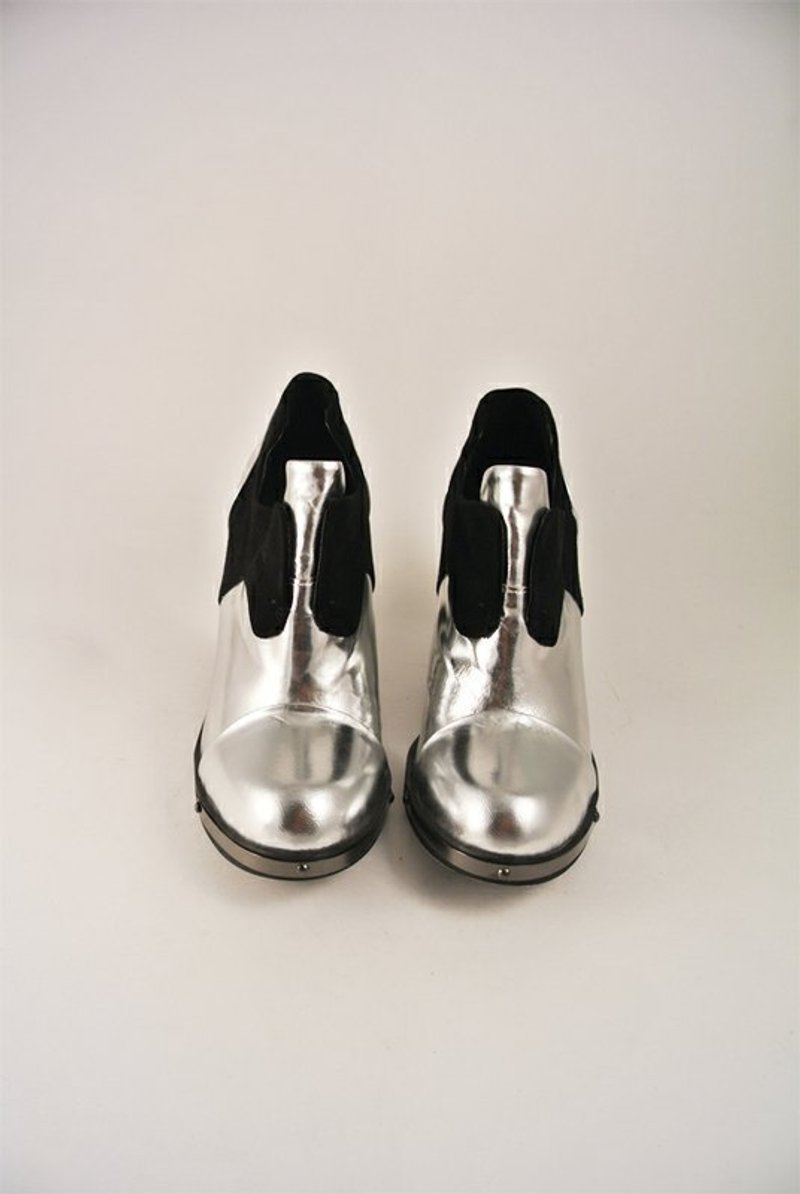 潮流潮流请赶快把我带走．银漆皮粗方跟鞋(会员年度生日卡七折价格) - 女款休闲鞋 - 真皮 