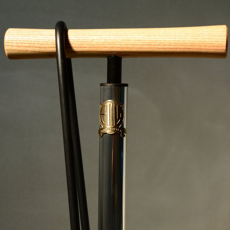 STILL CYCLE-经典落地式打气筒 - 自行车/周边 - 木头 灰色