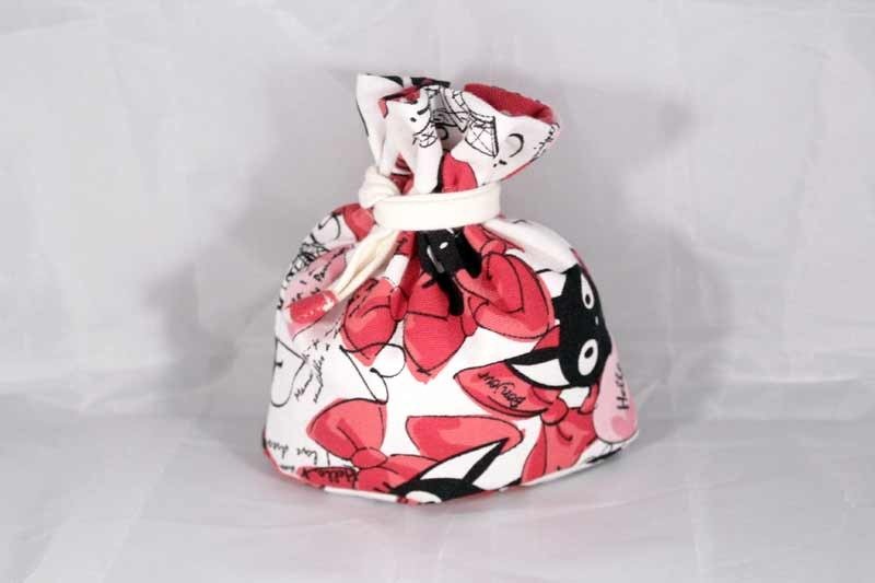 有袋底的迷你束口袋-大蝴蝶结黑猫 - 化妆包/杂物包 - 其他材质 粉红色