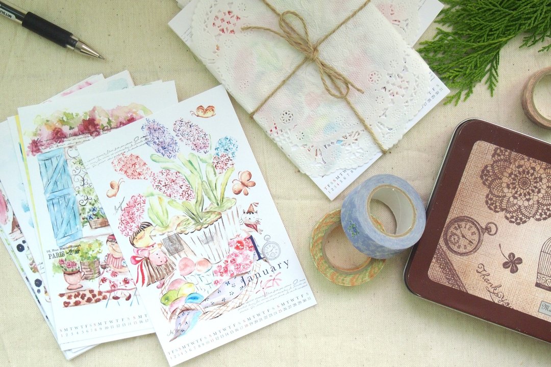 【花园里的荡秋千】Ariselin Design 2015 月历明信片套卡（含运） - 卡片/明信片 - 纸 粉红色