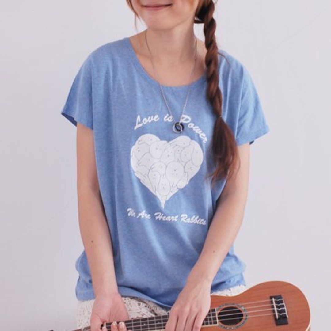 *Mori Shu* 爱心麻糬兔T-shirt(麻花蓝色下标区) - 女装 T 恤 - 棉 蓝色