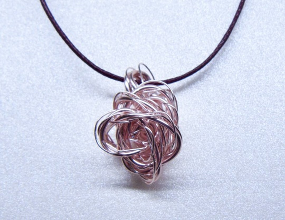 Metal-手作螺旋玫瑰金花链 - 玫瑰金(纯手工制作.礼物.饰品.美国进口.项链.礼盒.金属线.仿皮绳) - 项链 - 其他金属 红色