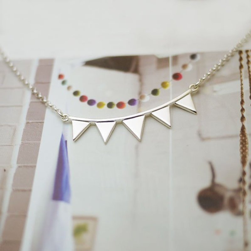 GEORGIA TSAO 三角旗纯银项链 - 项链 - 其他金属 灰色