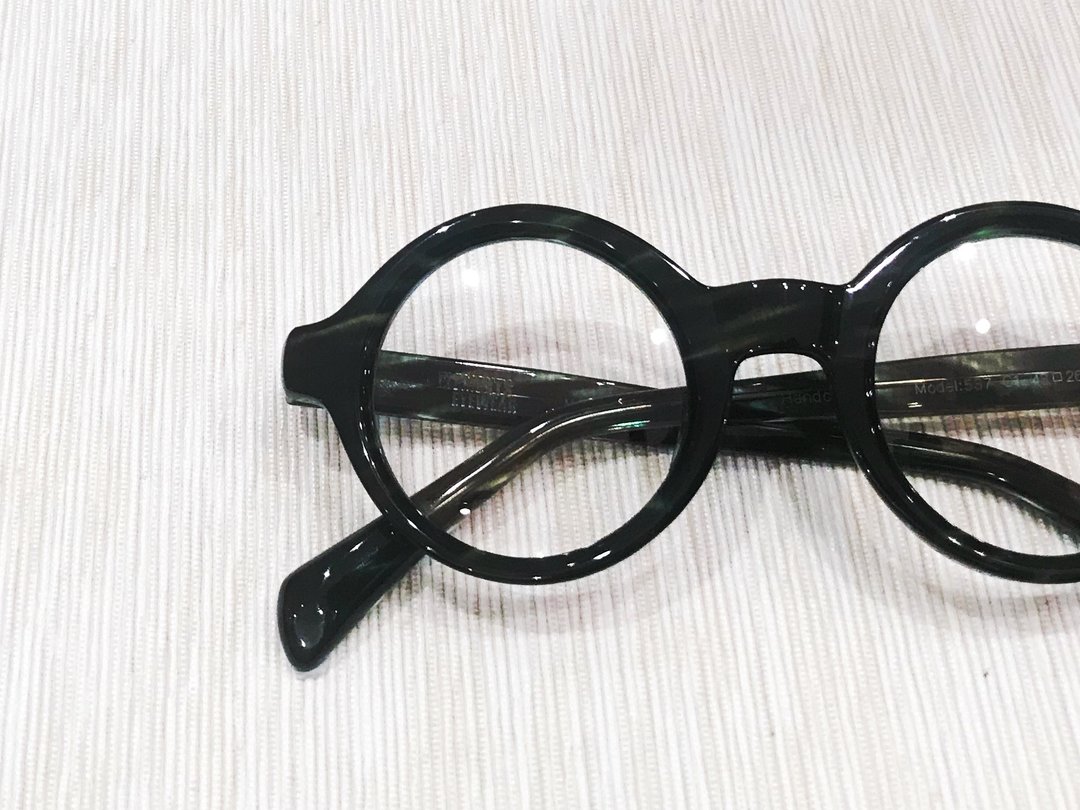 ELEMENTS Eyewear 绿色条纹复古粗圆框眼镜日本手造 - 眼镜/眼镜框 - 其他材质 绿色
