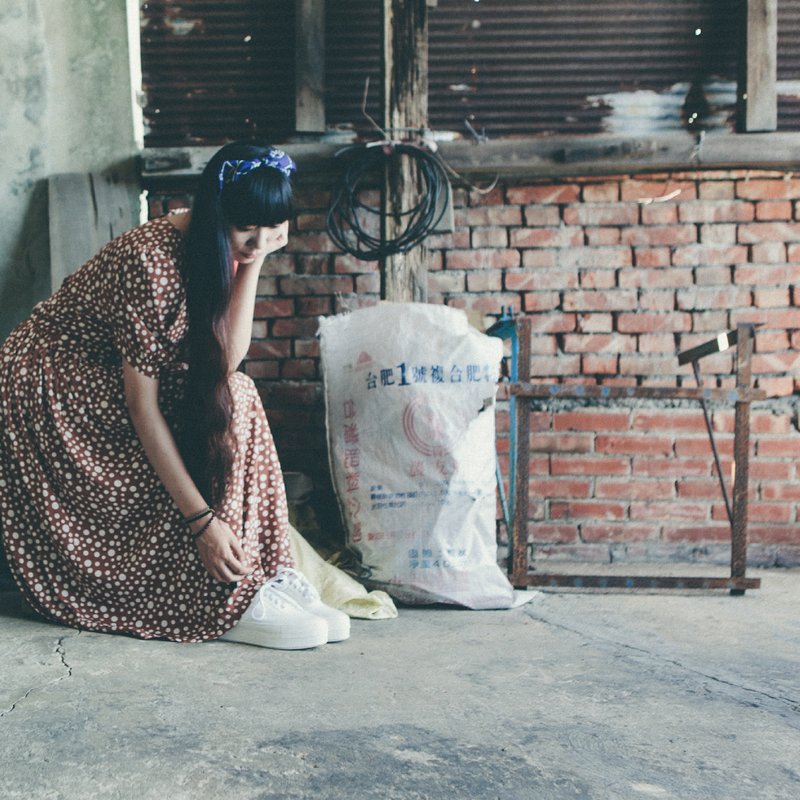 咖啡泡泡洋装 - 洋装/连衣裙 - 其他材质 咖啡色