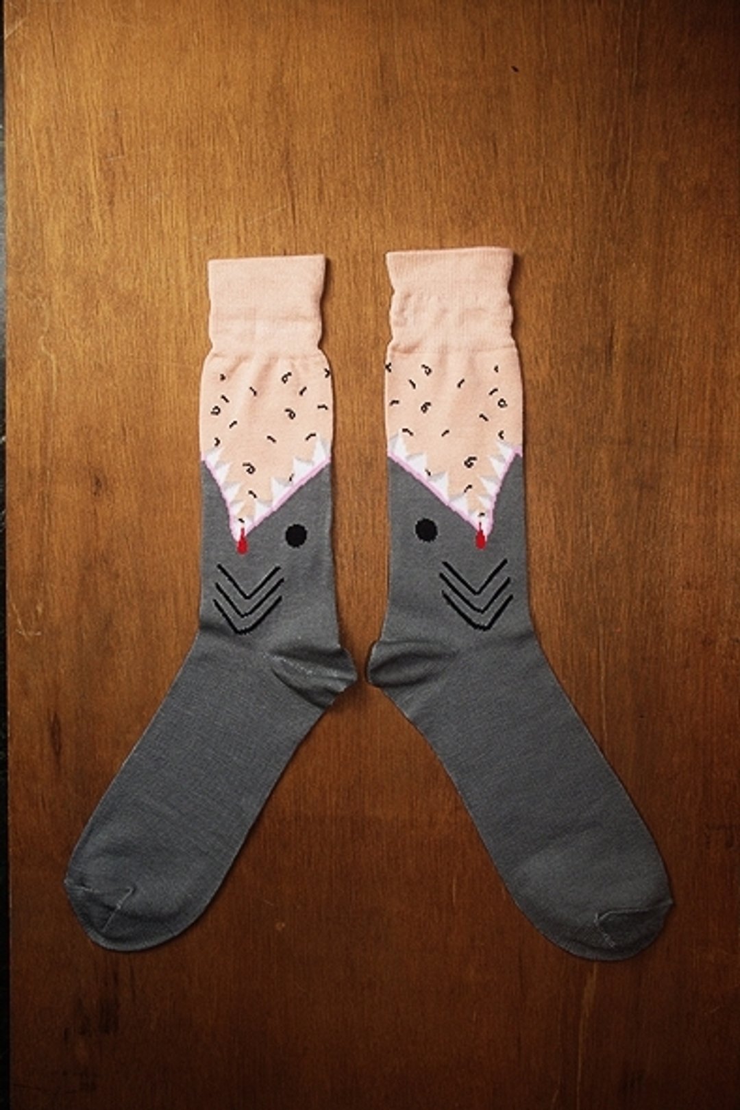 鲨鱼吃脚袜!!夏漪眺=knock your socks off !! - 袜子 - 其他材质 灰色