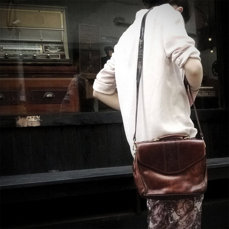 夕卡 ShiKa// Vintage Bag 经典皮革色提把侧背包 {A1-055} - 侧背包/斜挎包 - 其他材质 咖啡色