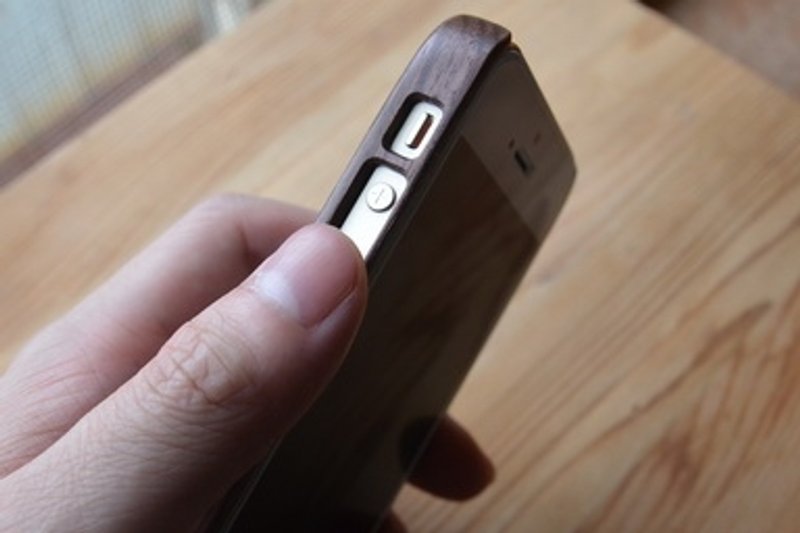【一郎木创】一郎 iPhone 5 / 5S 实木外壳- 胡桃木 - 其他 - 木头 金色