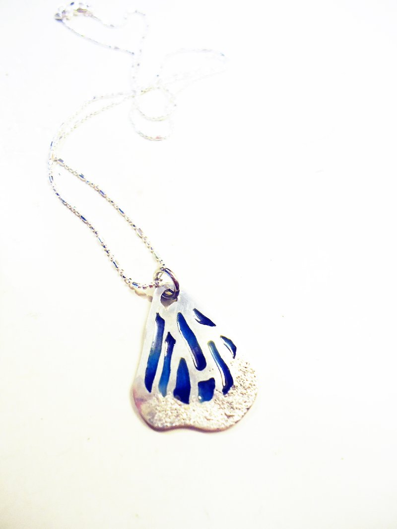 Transformation into Butterfly Necklace 蝶生珐琅项链(小/蓝) - 项链 - 其他金属 