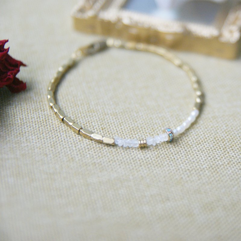 〈纯洁〉 黄铜 手链 手环  ✄ 限量三件　（月光石、珍珠、车轮钻） - 手链/手环 - 其他金属 多色