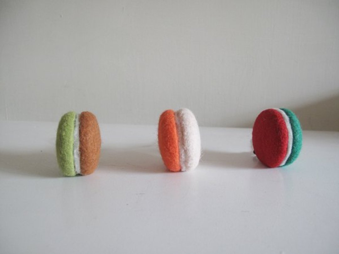 +*婚礼小物*祝福版撞色马卡龙 忍耐、恩慈、良善(三入) - Macaroon Decorations+ - 吊饰 - 羊毛 多色