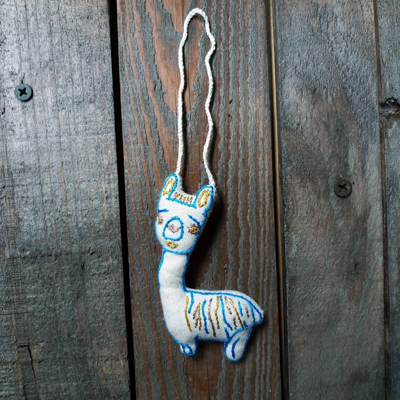 手工刺绣吊饰＿羊驼（草泥马）＿白 - 吊饰 - 其他材质 