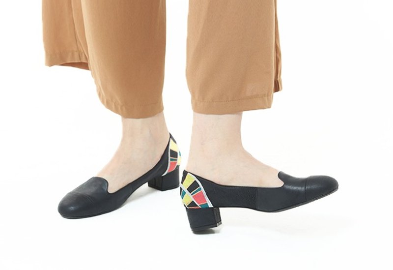 【蒲公英花火】刺绣手工乐福复古低跟女鞋(雾面黑) - 女款休闲鞋 - 绣线 黑色