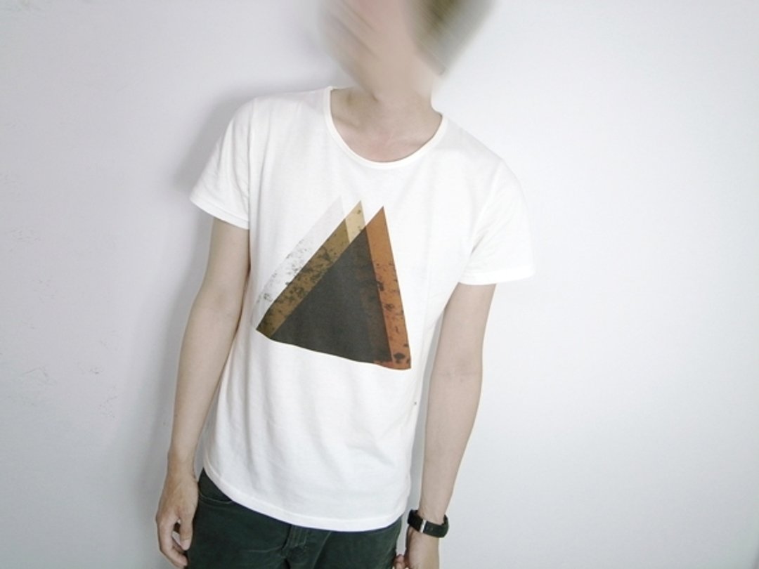 I . A . N Design 三角空间 有机棉短袖T Organic Cotton - 中性连帽卫衣/T 恤 - 棉 白色