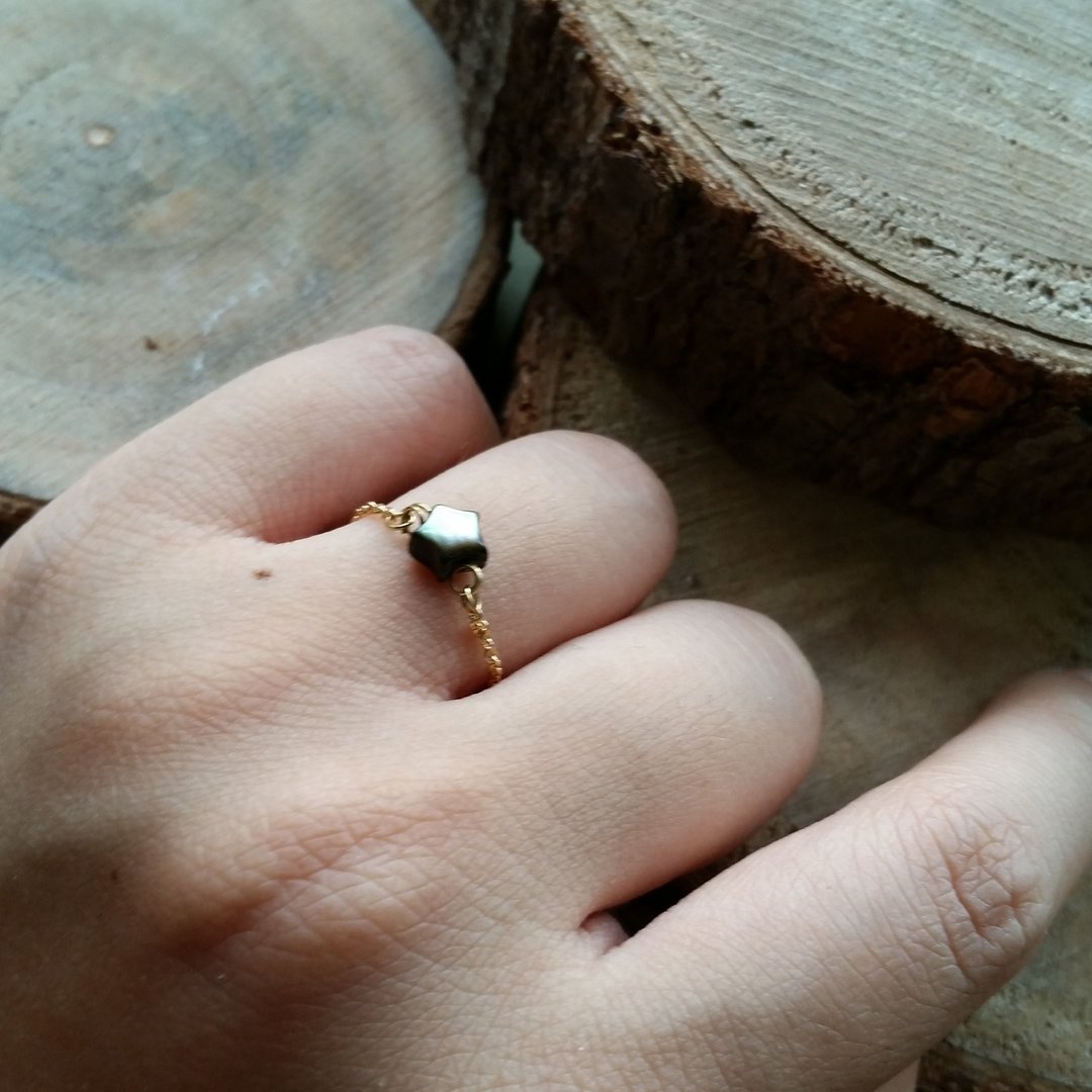 Please provide size when order - gold-plated/silver-plated chain ring with star shape mother pearl新款镀金/链 黑色星星贝母软戒指 - 戒指 - 宝石 黑色