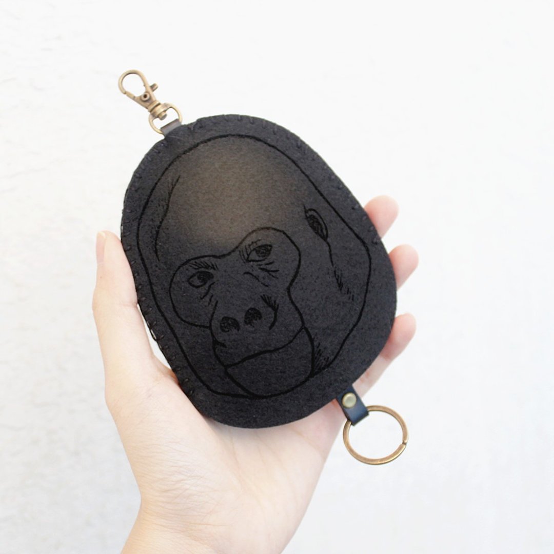 Animal-动物系列-羊毛毡手缝钥匙包Key sets<Chimpanzee低调猩猩> - 钥匙链/钥匙包 - 羊毛 黑色