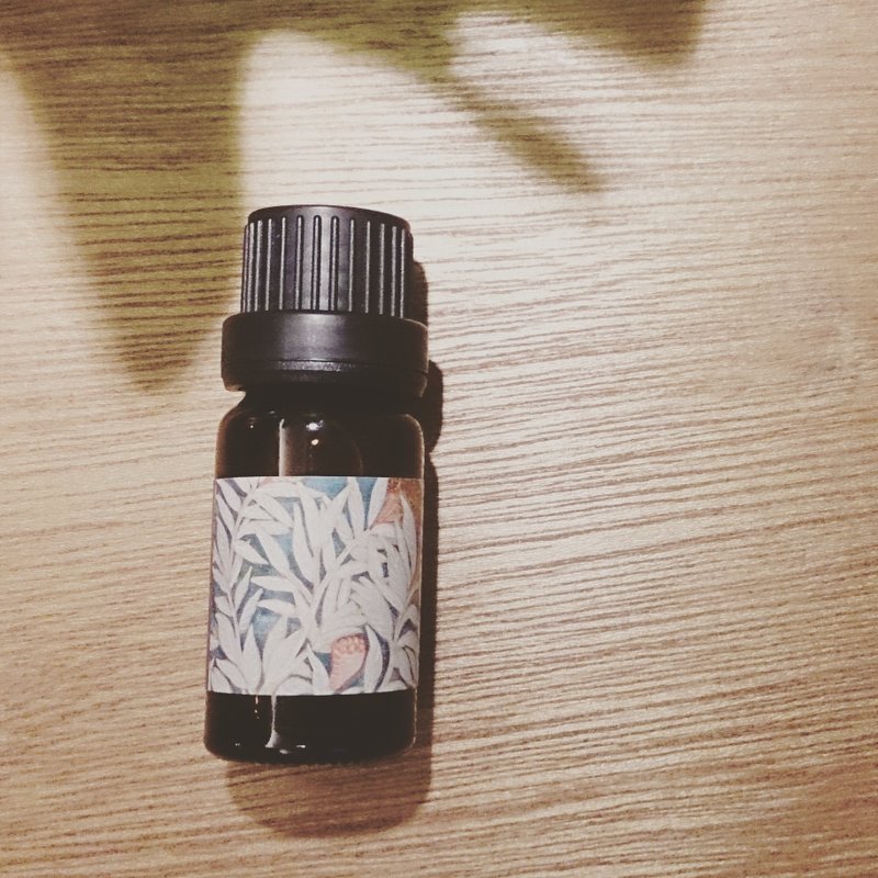 墨西哥沉香精油 - 香薰/精油/线香 - 植物．花 卡其色