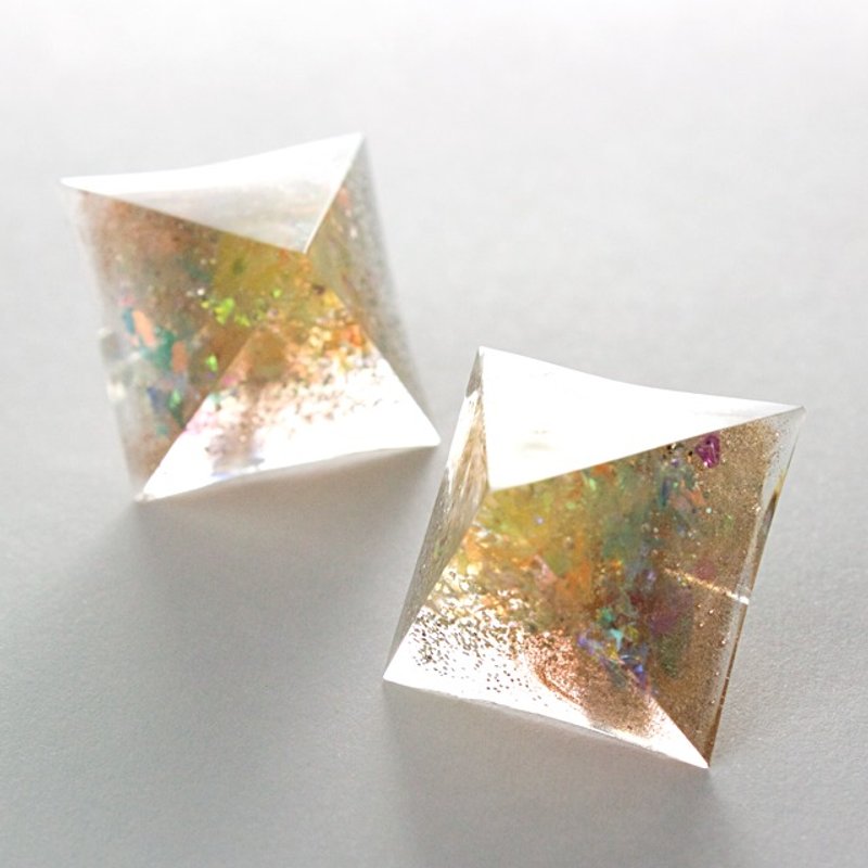 Pyramid earrings (longan) - 耳环/耳夹 - 其他材质 橘色