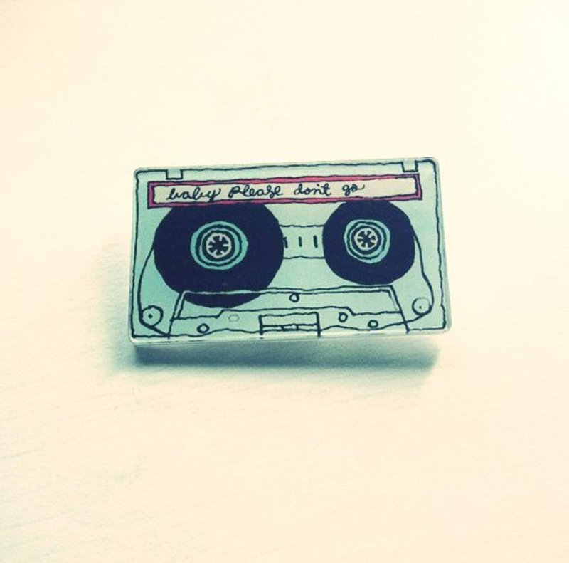 ＊pinpin＊Love Mixtape 卡带压克力徽章 (水蓝) - 徽章/别针 - 塑料 蓝色