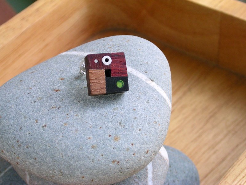 《木の色》单边耳针#06(剩绿色小圆点款) - 耳环/耳夹 - 其他金属 咖啡色